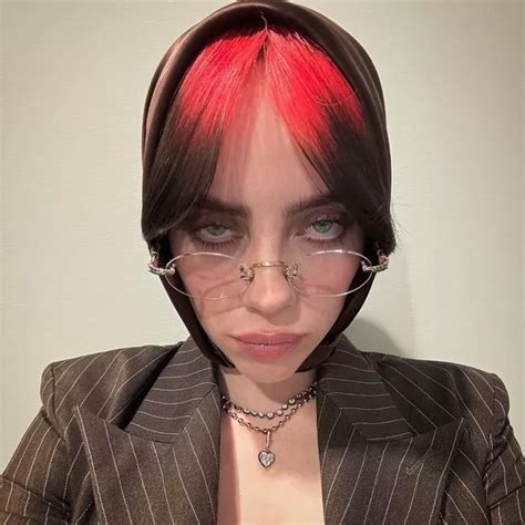 Billie EIlish fans ‘in cardiac arrest’ over rare cleavage shot in ...